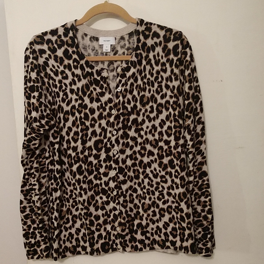 5 women's sweaters